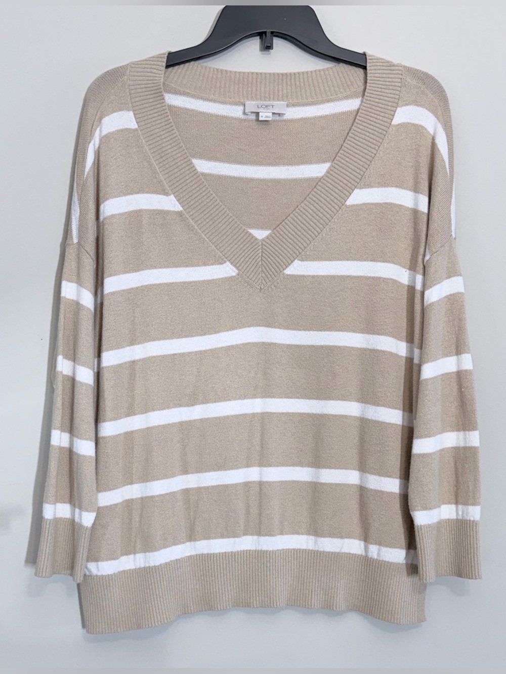 LOFT Outlet Striped V-Neck Sweater Women’s Medium Beige White Oversized